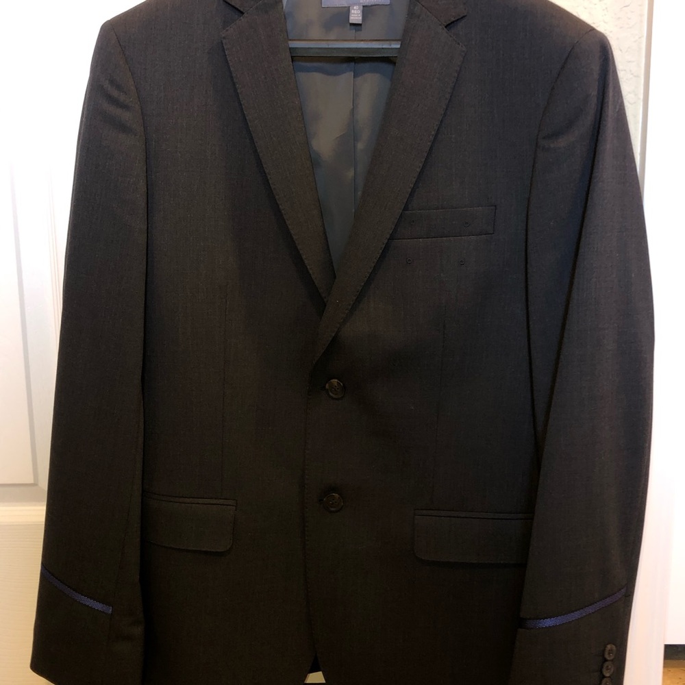Men’s tailored slim fit blazer.